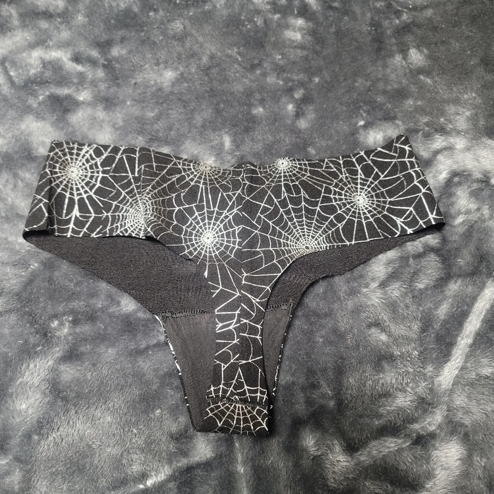 Victoria's secret pink HALLOWEEN no show thong panty SPIDER SPOOKY MEDIUM
